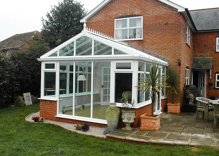 5 Key Questions to Ask When Buying a Conservatory